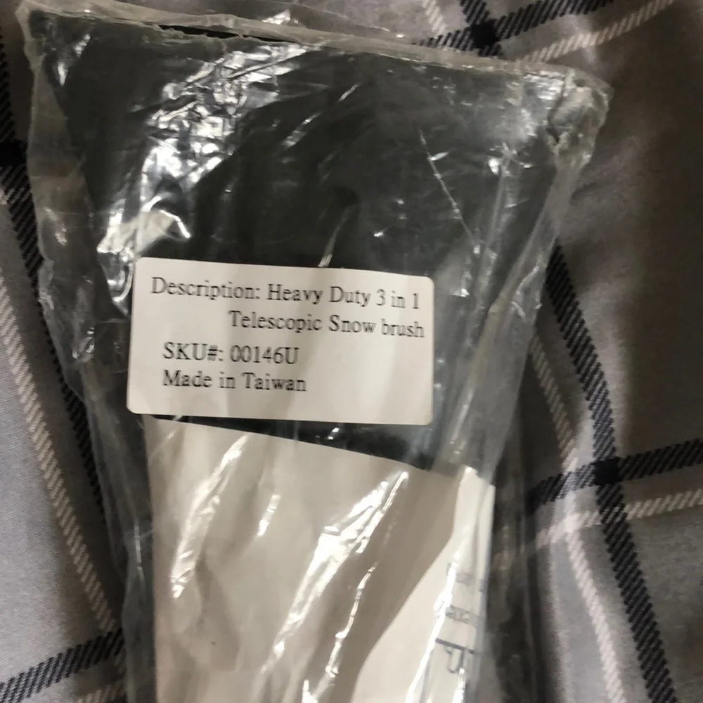 Heavy duty snow brush